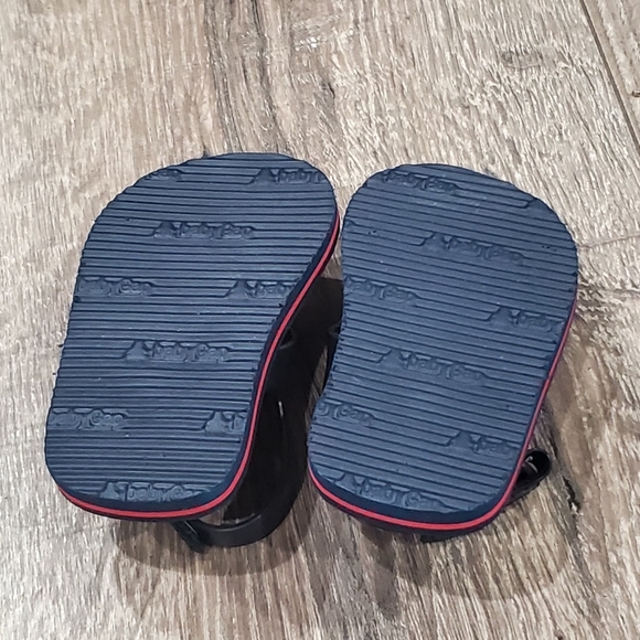 Baby GAP Flip Flops Size 0-3M Baby Navy Flip Flops - Picture 9 of 9